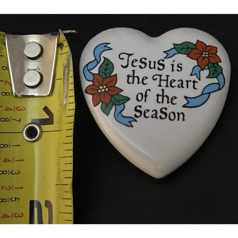 1994 House of Lloyd Vintage Pin Jesus is the Heart of the Season 1.5